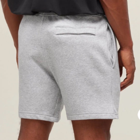 Gymshark Crest 7" Shorts Light Gray Fleece Athletic Training Shorts Men Size XXL - Picture 2 of 9